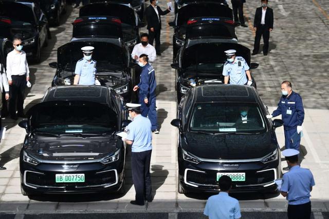 全国两会用车今天全面体检 北京团所有用车都是新能源