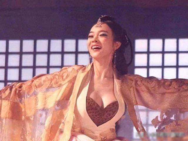 太火辣!封神10版妲己都是性感尤物,只有她色气满满,身材火辣