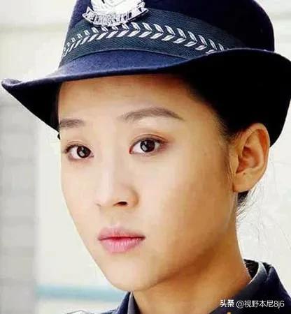 美女缉毒英雄,被贩毒帅哥撕烂了上衣