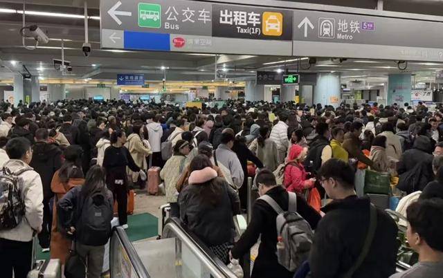深圳北返程客流破纪录,“滞留3小时打不到车”?深圳火速出手→