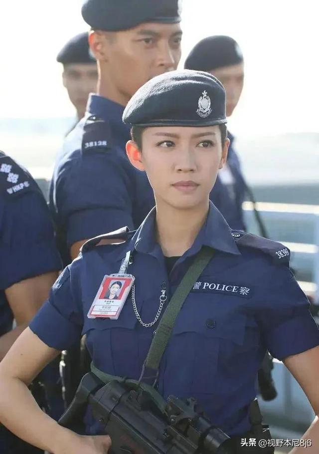 美女缉毒英雄,被贩毒帅哥撕烂了上衣
