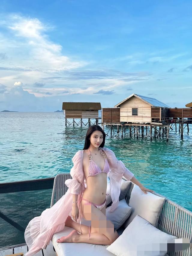 马来西亚果冻海边美女比基尼写真,夏日的梦幻之旅