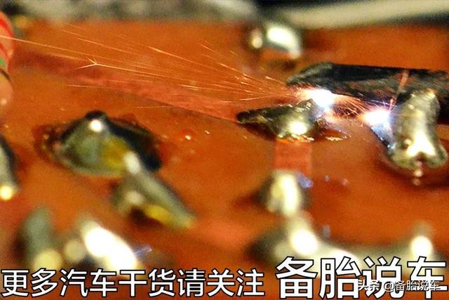 卤素大灯不亮了,升级氙气大灯还是LED?听完经验,改灯不后悔