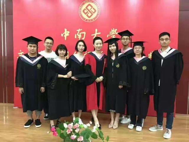 名校美女教授杨雨:“我和李清照一样,不仅好酒、好赌还好色!”