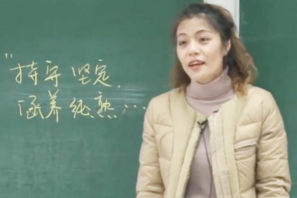 “复旦女神”陈果：从万人追捧到跌落神坛，她究竟做错了什么？