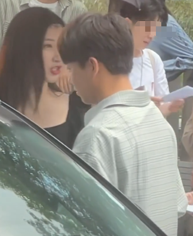 江疏影与小8岁彭昱畅吻戏曝光,男方一直渴望吻戏,女方笑得超甜