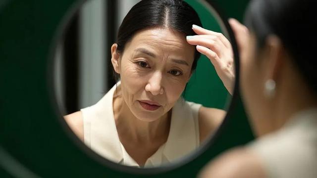 小心!抬头纹变多,可能是你的身体在发出警告……