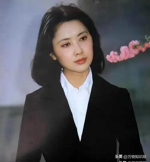 “中国第一美女”朱琳：身材丰腴，古典又端庄，美艳不可方物！
