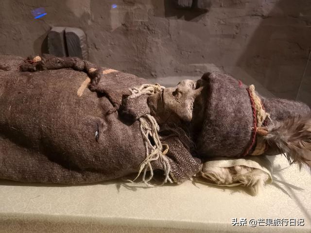 近4000年的楼兰古国美女干尸，毛发指甲都能看见，仿佛刚睡下一般