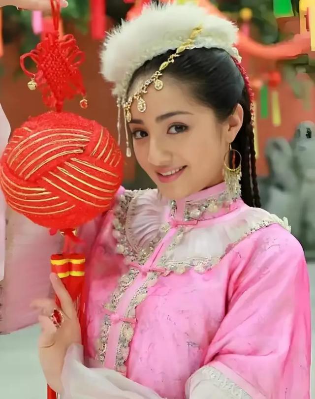 维族走出的8位美女明星,谁才是你心目中的“维族第一美女”?