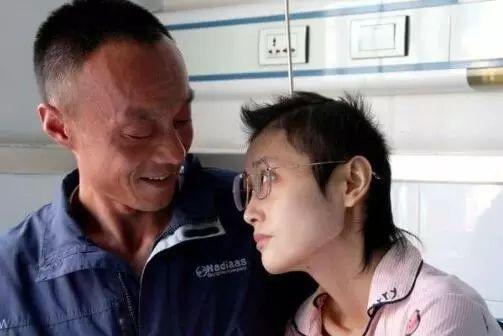 济宁姑娘直播抗癌感动粉丝,网友3千里外来照顾求婚