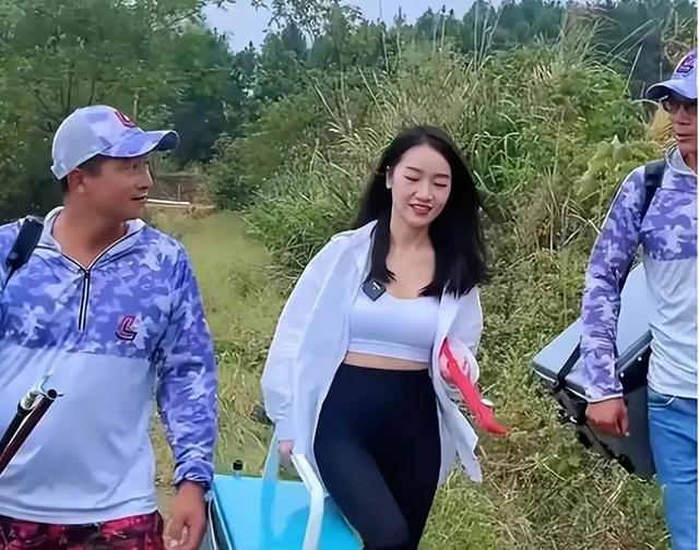 色胆包天!美女成为“钓鱼媛”,附加特殊服务,令人震惊不已
