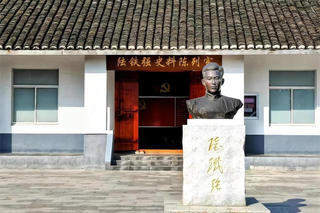 日出江海 梦启东方