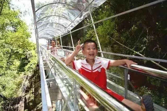 都匀首条7D玻璃桥春节开放！还有空中滑梯、树冠廊桥~