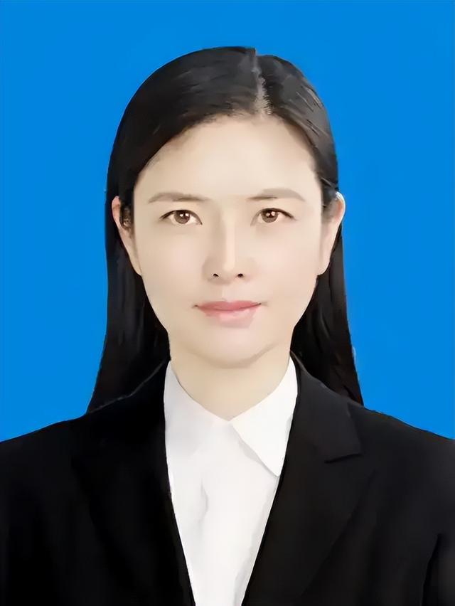 河南医药公司董事长张丽落马多张高清无码照片曝光长得肤白貌美