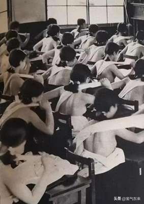 美女全身都光着(罕见照片：日本女人竟如此开放大胆，女学生脱光衣服全身赤裸上课)