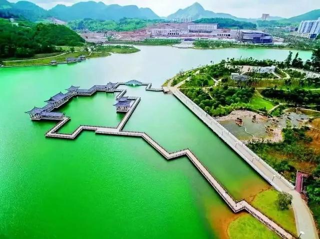 都匀首条7D玻璃桥春节开放！还有空中滑梯、树冠廊桥~