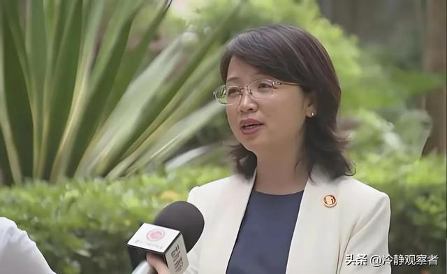 贵州美女贪官杨慧落马，泳池装修花费230万，照片曝光 富贵逼人