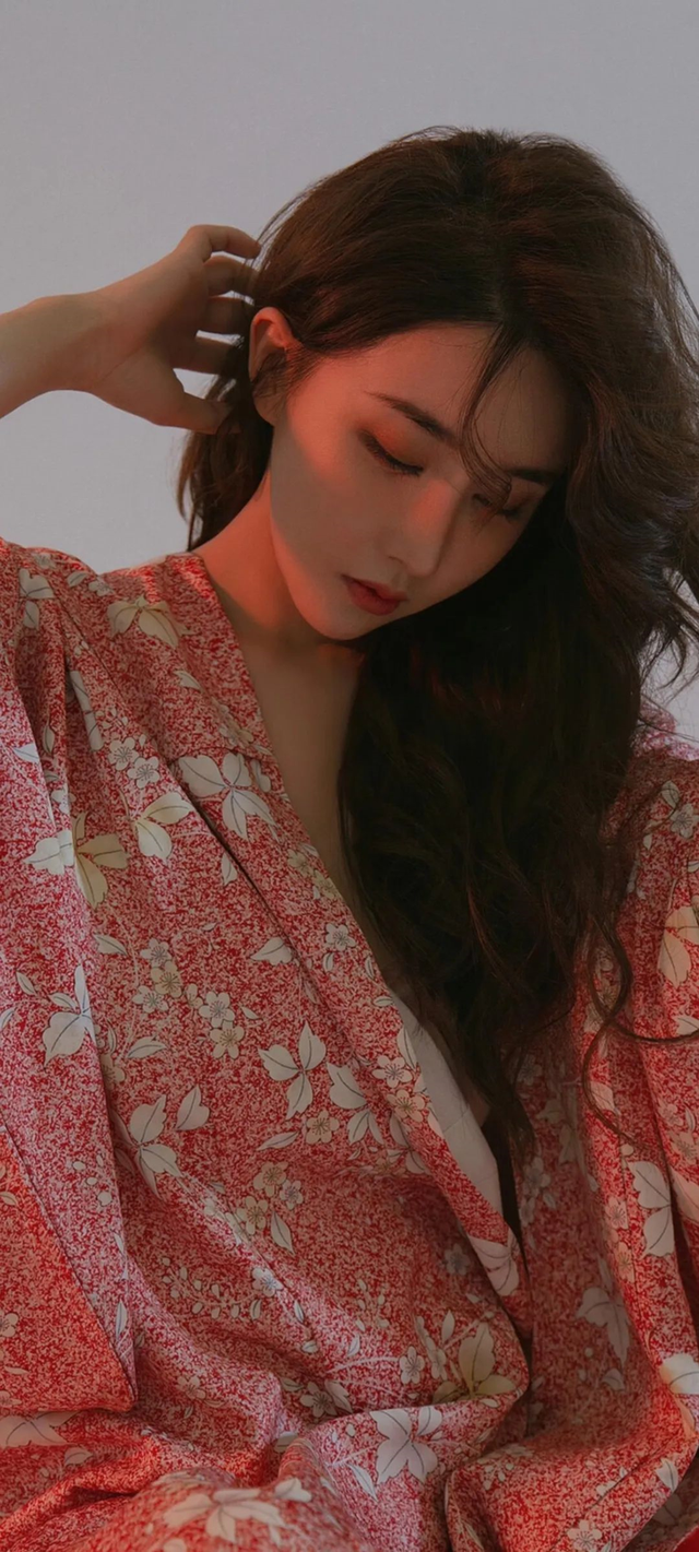 高清全面屏美女壁纸分享!