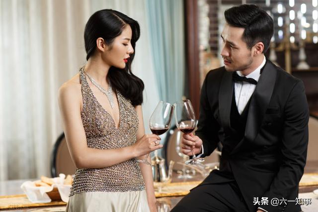 人气爆棚的粉色“通缉令”，女“酒托”石榴裙下，醉倒数千人