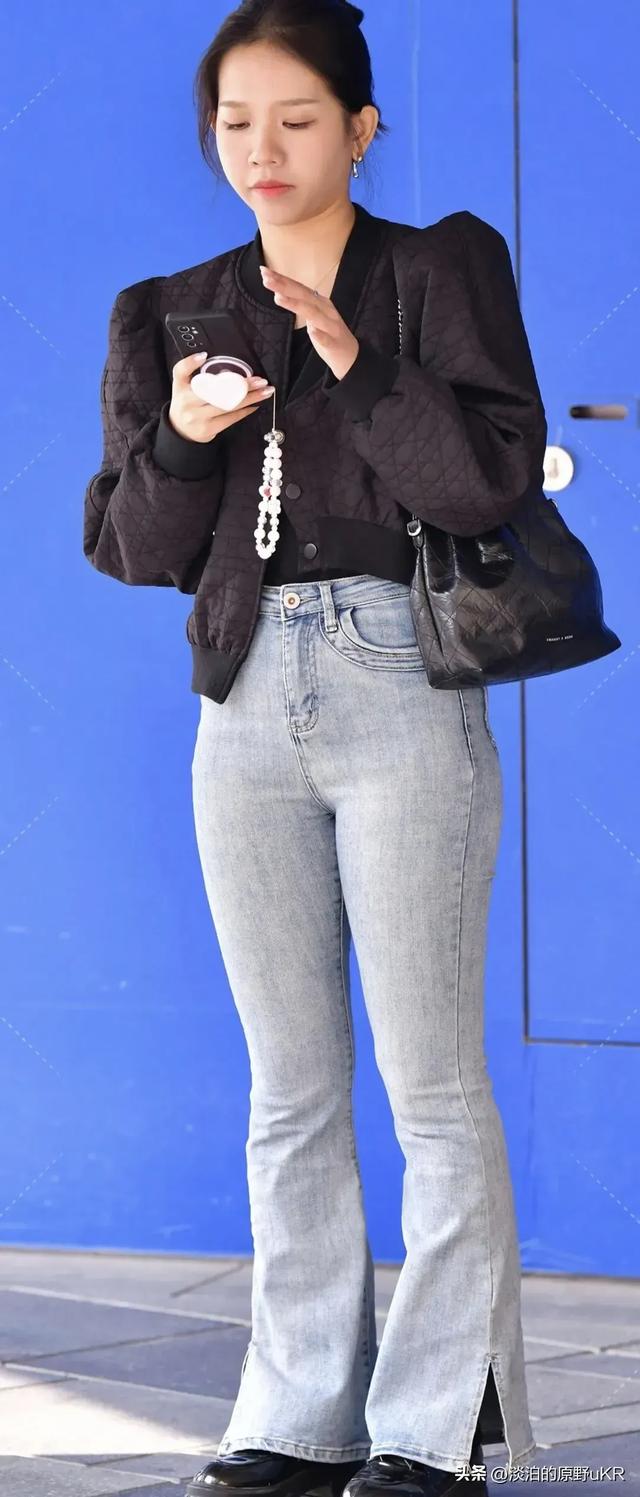 身材曼妙的牛仔裤美女
