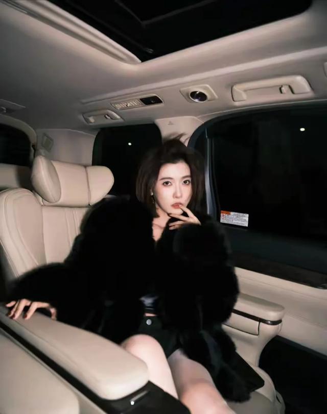 聂小雨:皮衣、豪车与美女的致命诱惑