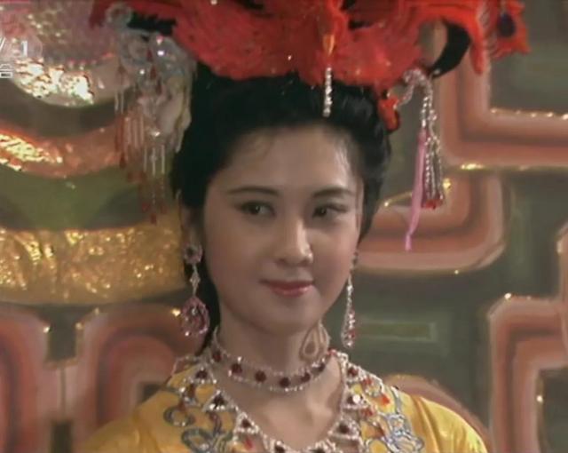 尖嘴猴腮别硬吹神颜,9位女星告诉你,古典美人从来都是珠圆玉润