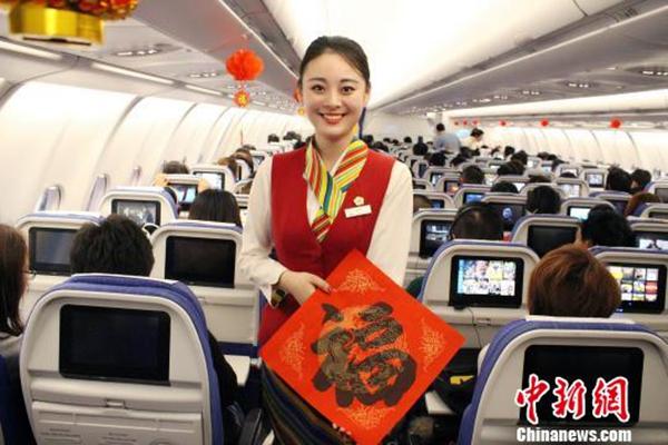 探秘西藏航空 美女空姐机长 还有让你想不到的……