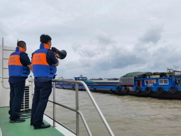 “烟花”距离泰州150公里!暴雨预警升级