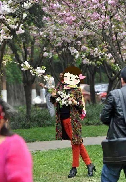 最美星二代沈月晒背影杀,20岁丰乳肥臀,身材比邱淑贞还丰腴