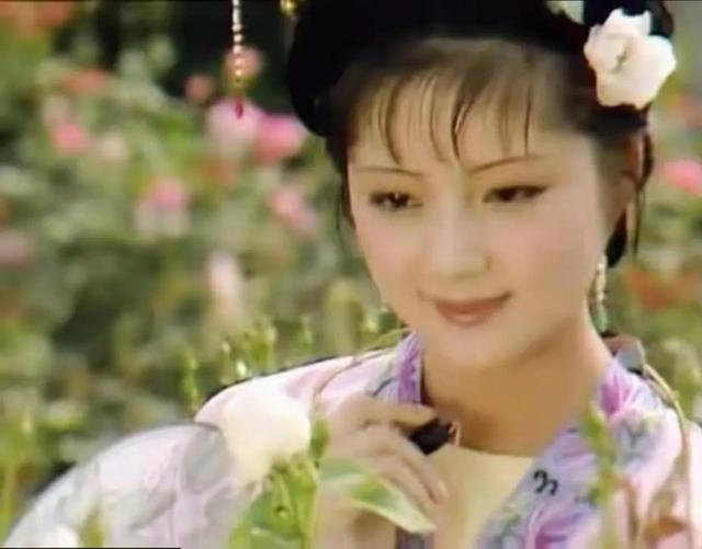 尖嘴猴腮别硬吹神颜,9位女星告诉你,古典美人从来都是珠圆玉润