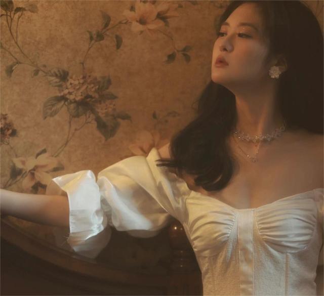 体坛“黑丝女王”秦雪,176cm的黄金臀腿比,人间尤物堪比女明星