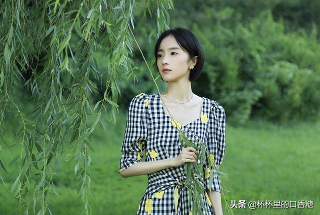 9位同龄不同命女星!杨紫坐稳顶流,娜扎没演技,袁冰妍没资源