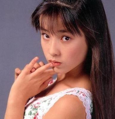 日本毒母:逼18岁女儿拍裸体写真照、悔婚,害女儿得抑郁症