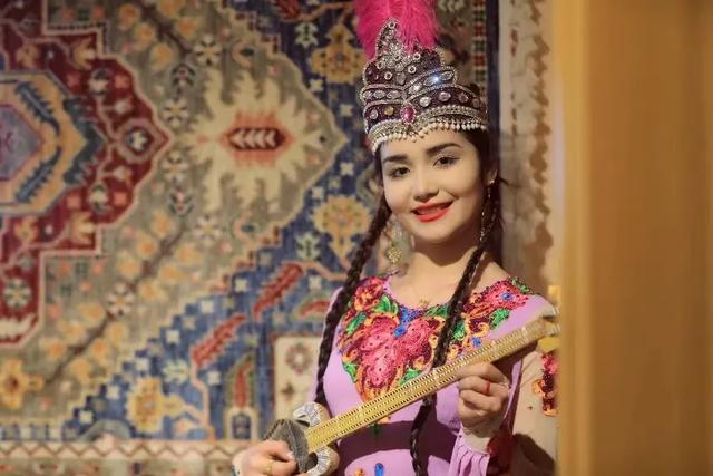 五步一个迪丽热巴，新疆为什么遍地美女？
