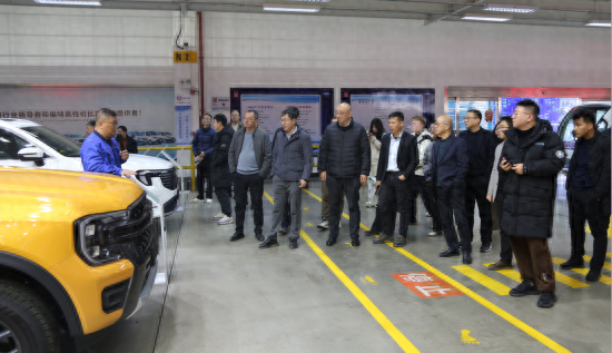 大连理工大学走访江铃汽车