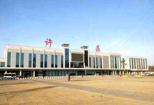 中铺美女(07年火车上的“热心人”迷倒美女，铁警千里追捕，才知他大有来头)