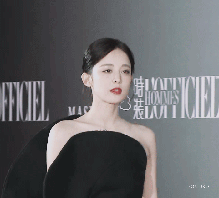 女明星绝美动图pk！刘诗诗笑容最甜，杨幂有些凶，大表姐slay全场
