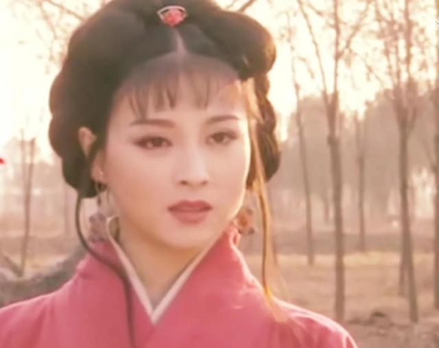 尖嘴猴腮别硬吹神颜,9位女星告诉你,古典美人从来都是珠圆玉润