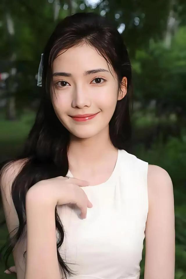 维族走出的8位美女明星,谁才是你心目中的“维族第一美女”?