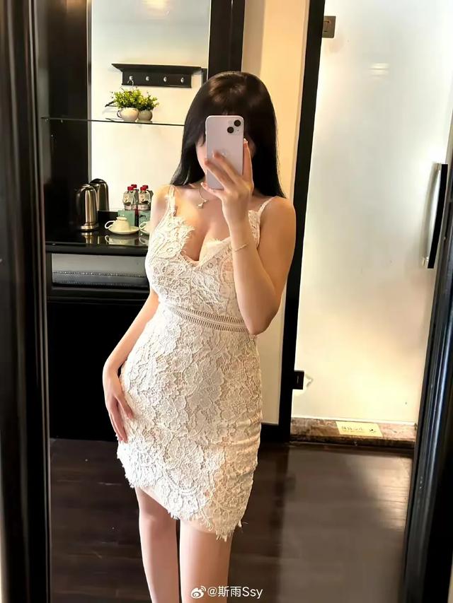 性感美女——张镜薇勾魂奇魂的美貌