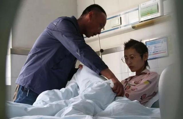 济宁姑娘直播抗癌感动粉丝,网友3千里外来照顾求婚