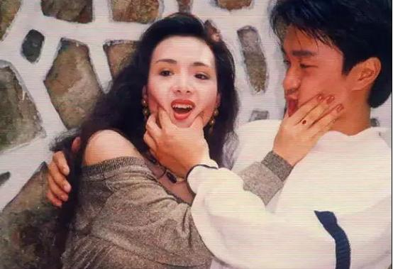 她被称为“风月女王”，在巅峰为爱息影，伴男友26年一生未婚未育