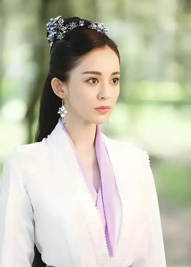 维族走出的8位美女明星,谁才是你心目中的“维族第一美女”?