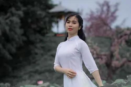 撩中年女人,天天联系是“下策”,这样做才是“上策”