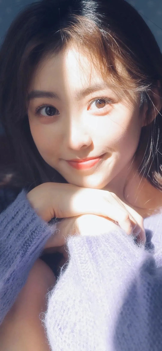 高清全面屏美女壁纸分享!