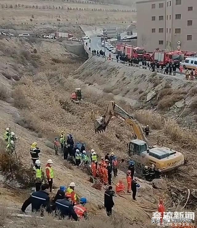 突发!甘肃靖远货车撞坏铁路桥致机车跌落,深扒限高架该不该设?