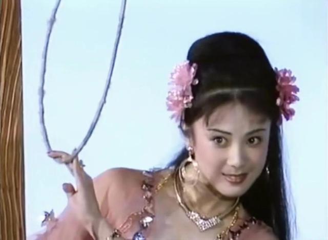 尖嘴猴腮别硬吹神颜,9位女星告诉你,古典美人从来都是珠圆玉润