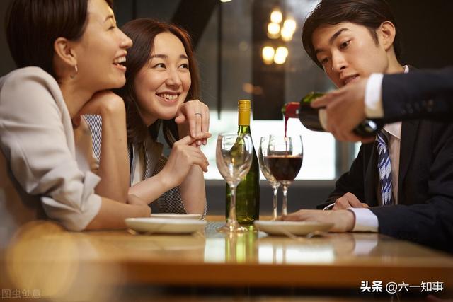 人气爆棚的粉色“通缉令”，女“酒托”石榴裙下，醉倒数千人