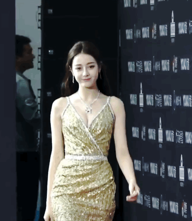 女明星绝美动图pk！刘诗诗笑容最甜，杨幂有些凶，大表姐slay全场